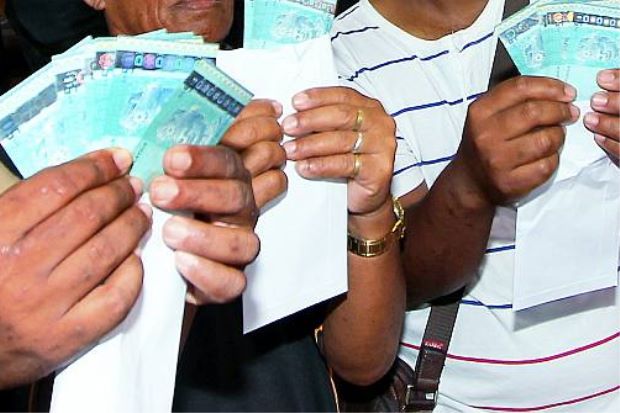 Govt reinstates aid for singles, three million Malaysians to get RM100 each